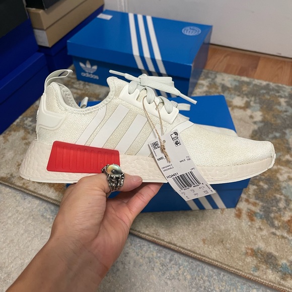 NIB men’s Size 8 (Euro Size 41.5) Adidas NMD R1 Sneakers In White/Tint/Red/Blue - Picture 9 of 16